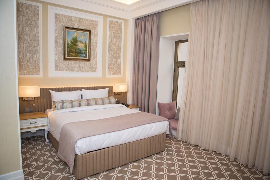 Theatrum Hotel Baky Esterno foto A bedroom at the hotel