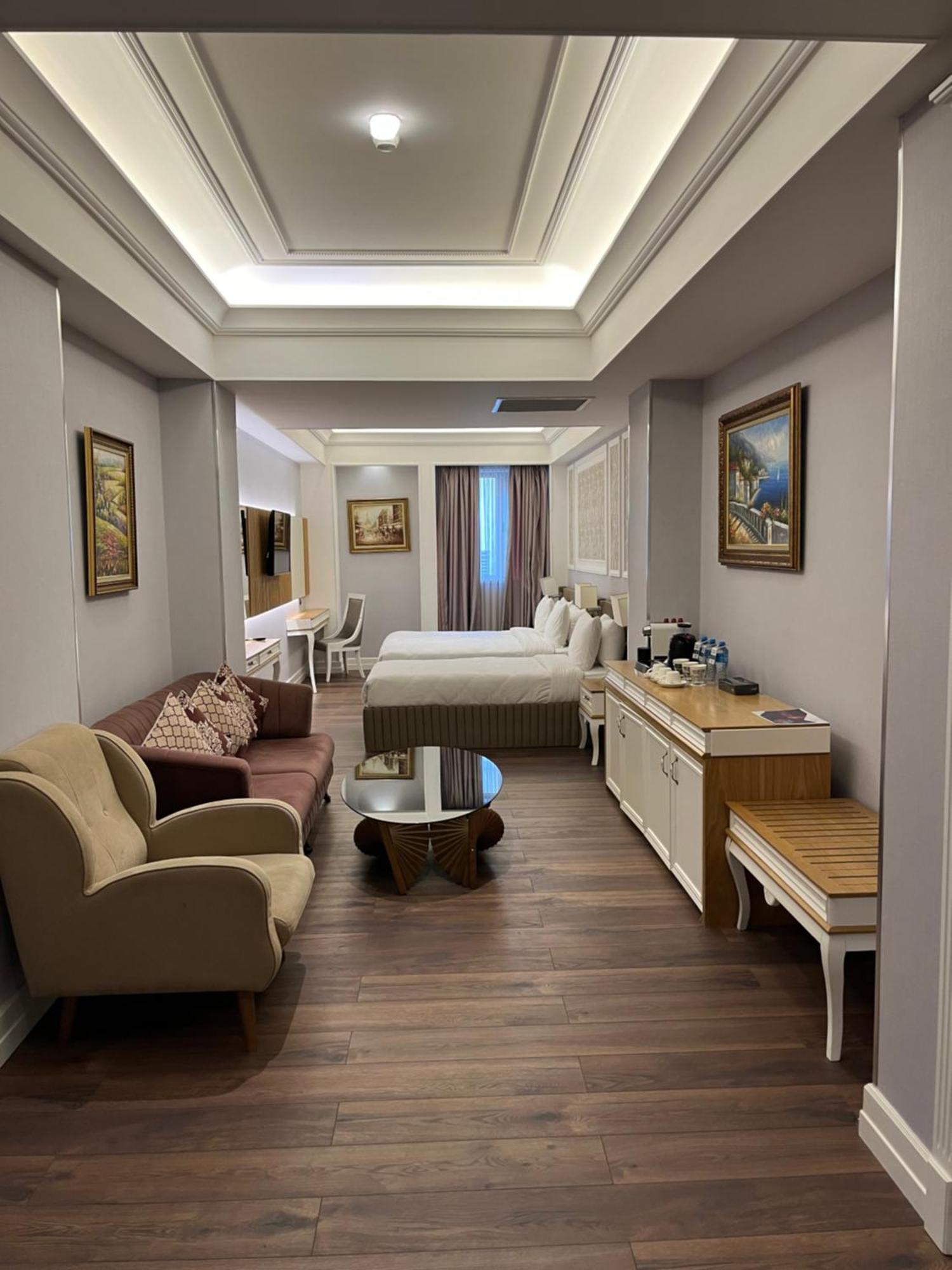 Theatrum Hotel Baky Esterno foto