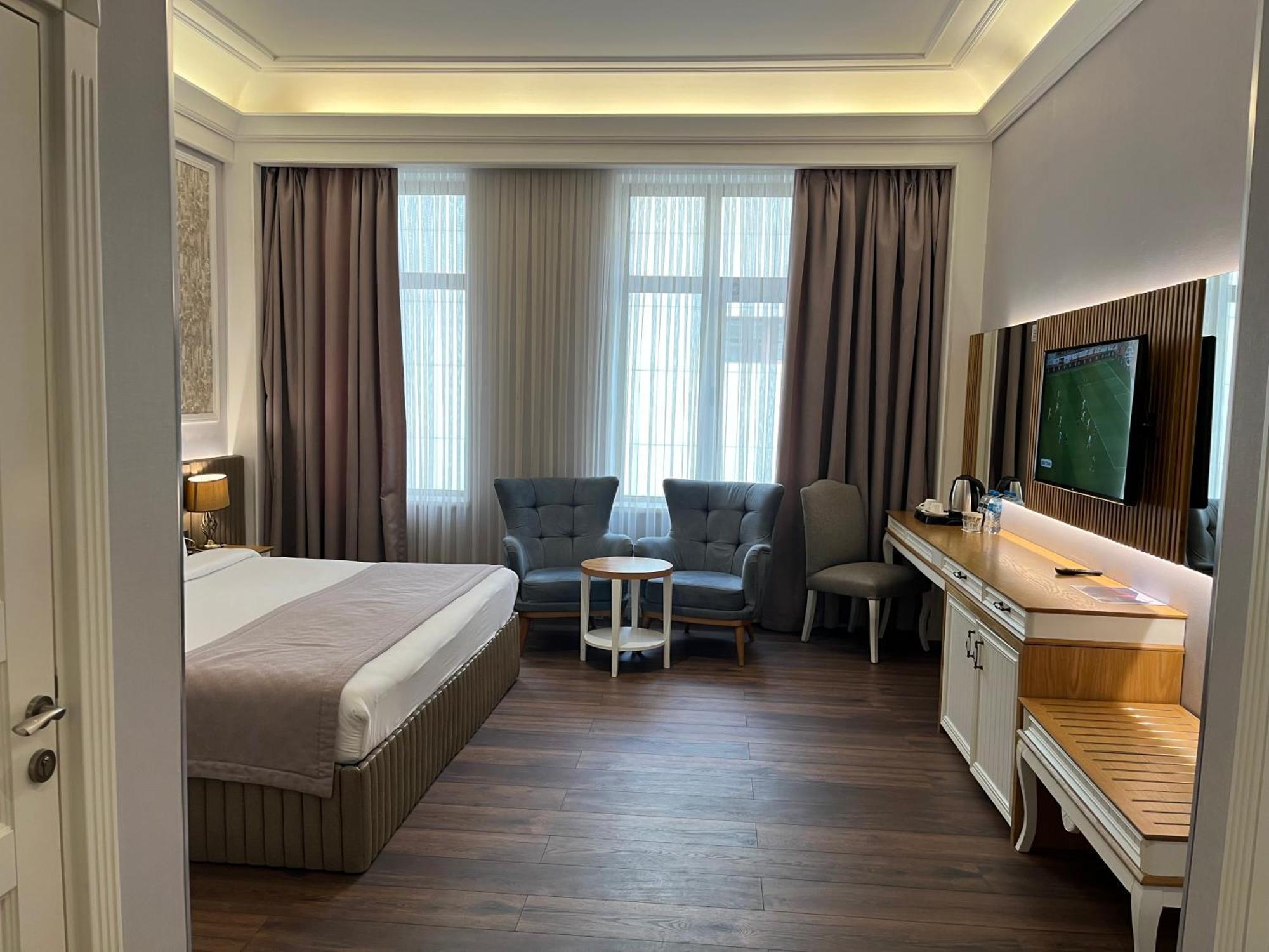 Theatrum Hotel Baky Esterno foto